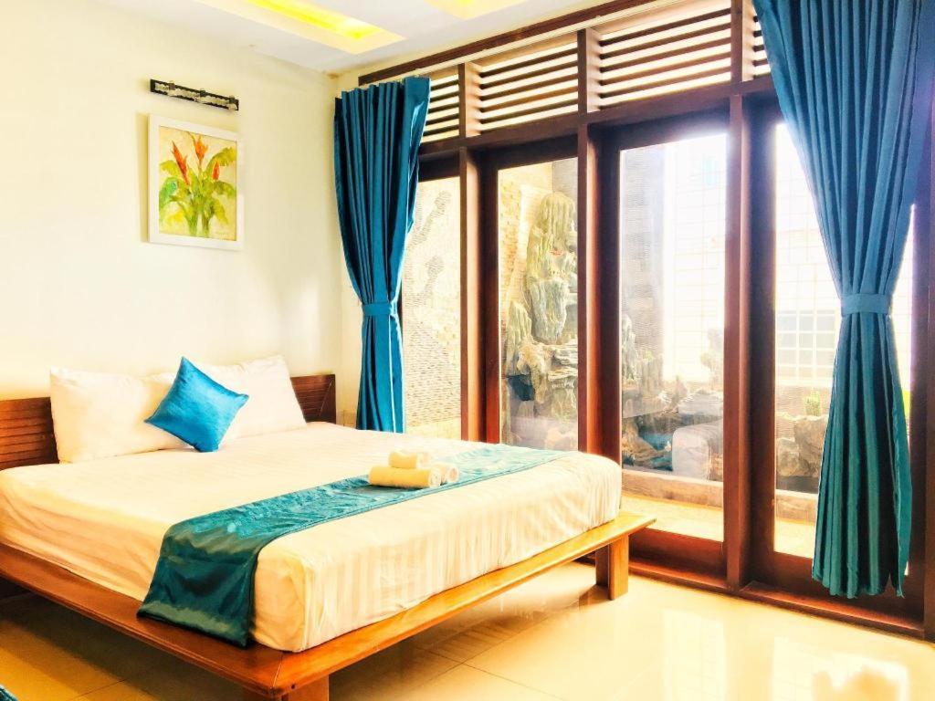Whale Ocean View Hotel Дананг Екстер'єр фото